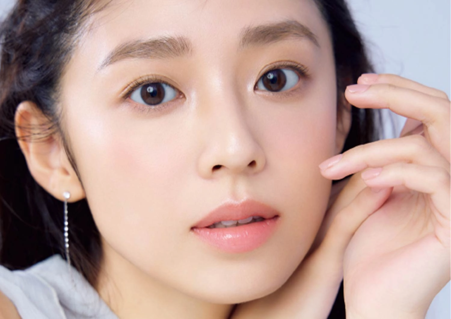 今めざしたいのはフラットな肌！プロが教える今っぽ「セミツヤ肌」の作り方