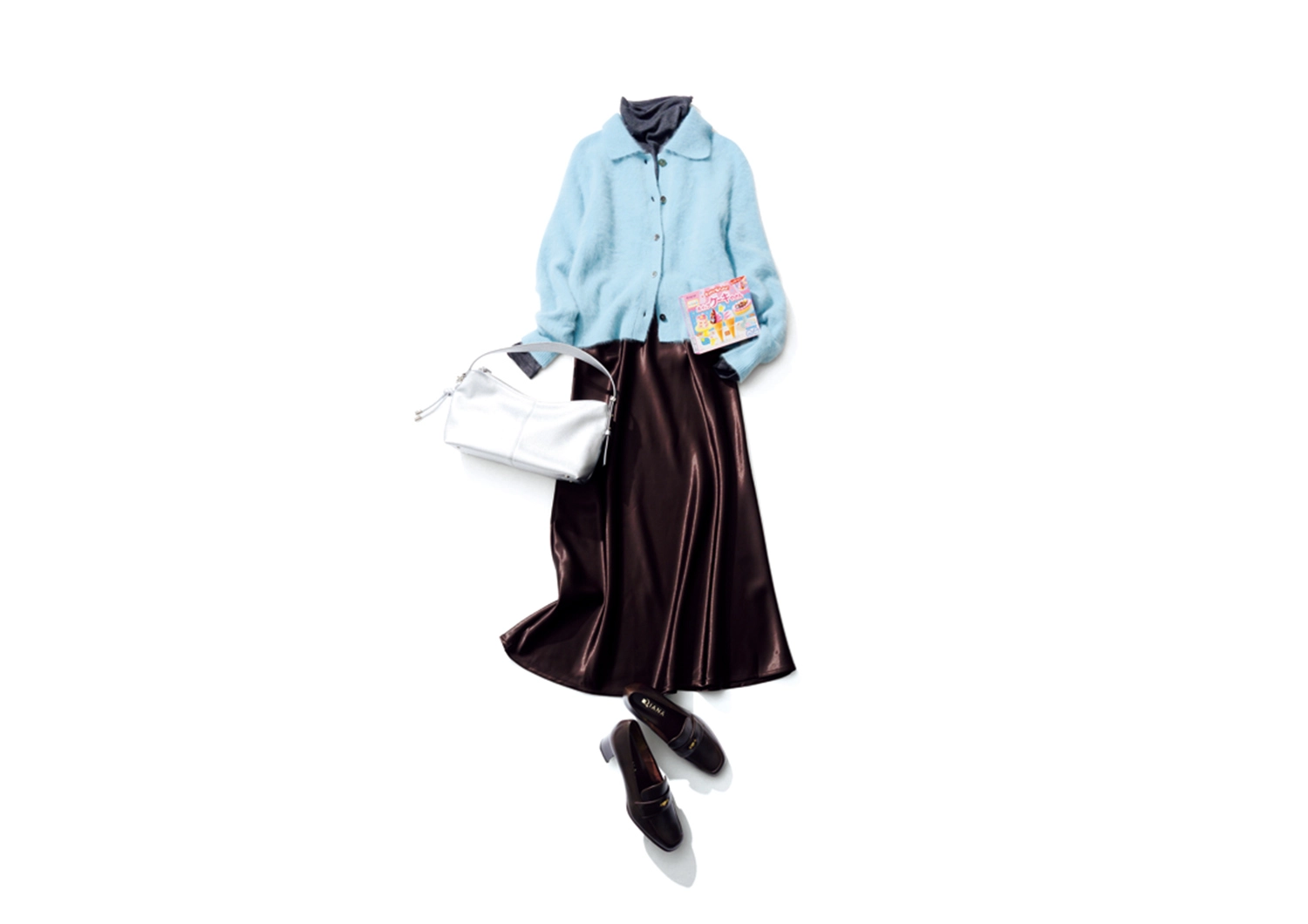 素材で奥行きをプラス！サテンスカート×ニットの異素材きれいめコーデ【毎日コーデ】