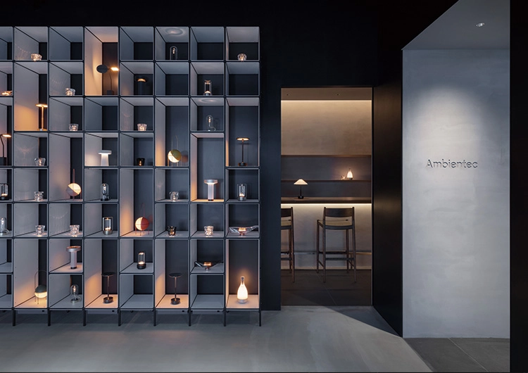 六本木で立ち寄りたい！まるで美術館なランプ空間「Ambientec Gallery Tokyo」