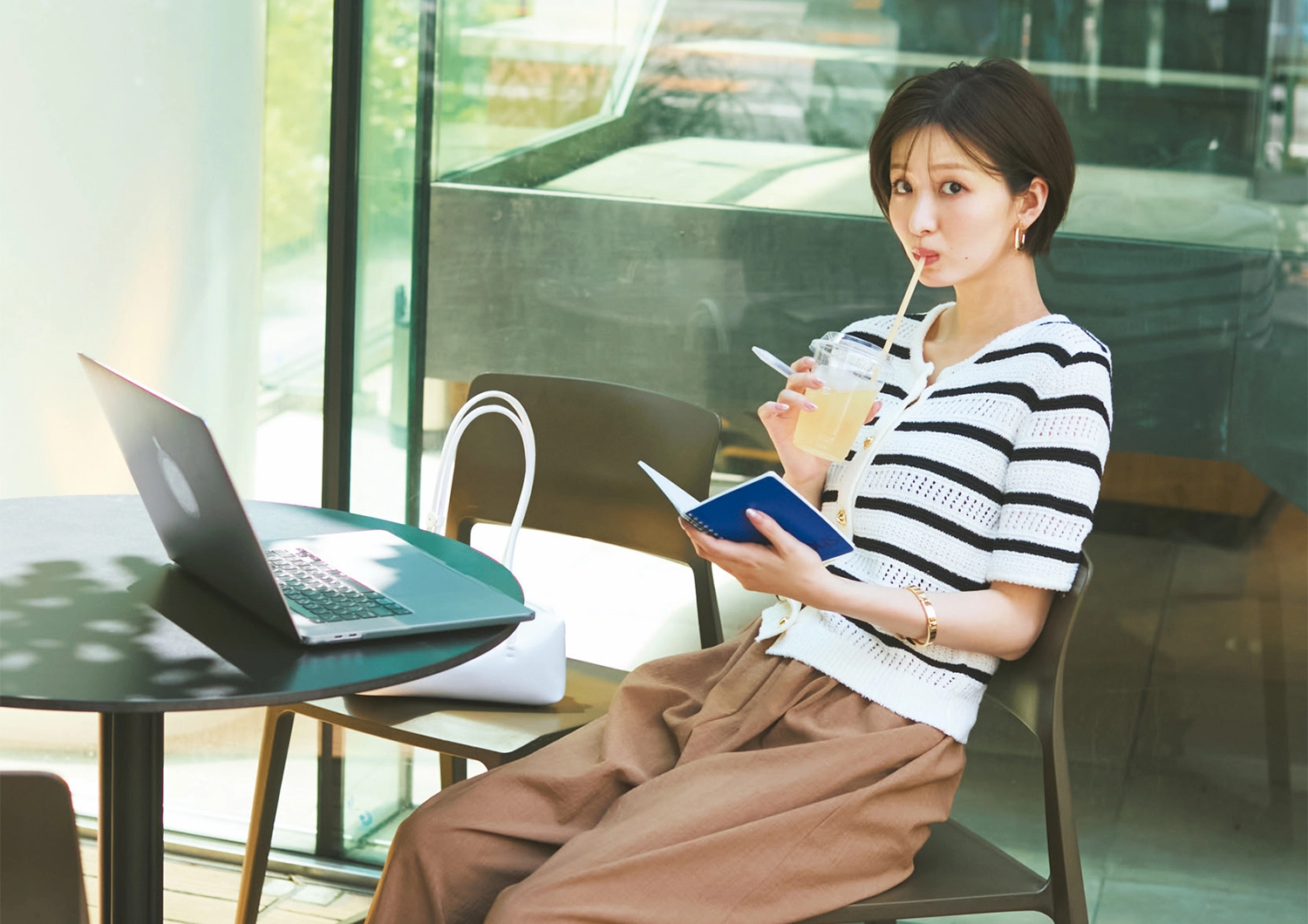 季節の変わり目、何着るのが正解?端境期をおしゃれに乗り切る快適通勤コーデ3選