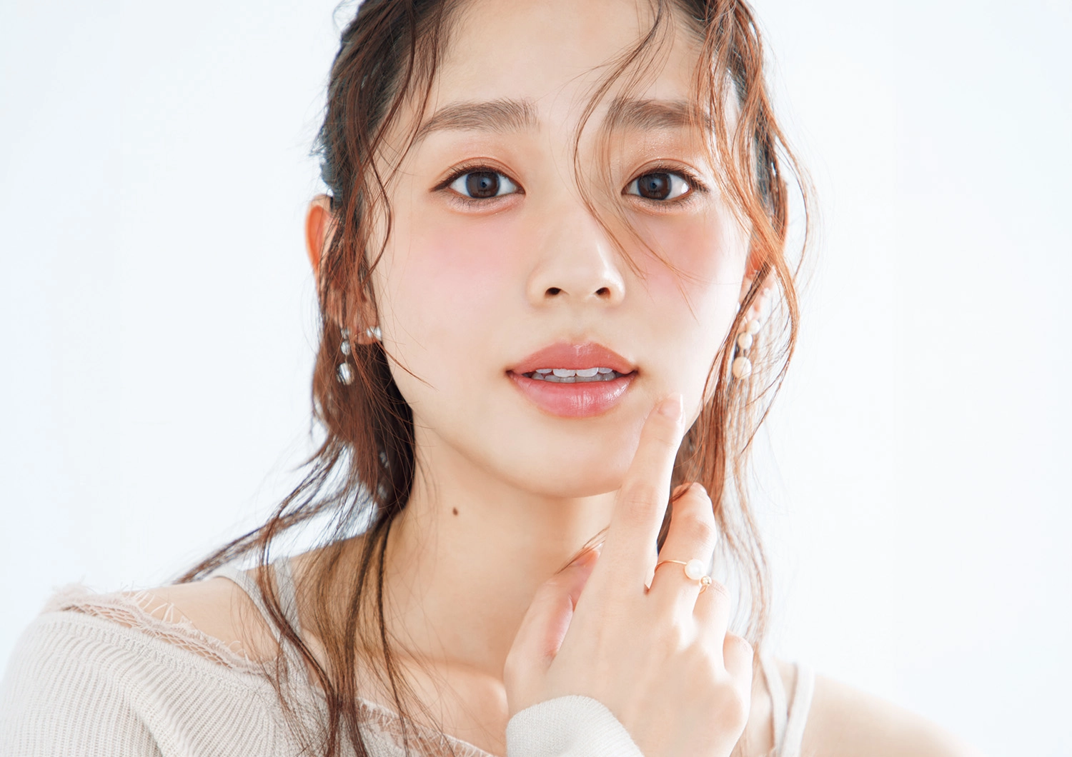 【ヘアメイク・𠮷﨑沙世子さん伝授】ウォームピンクで多幸感マシマシ♡あか抜け春メイク