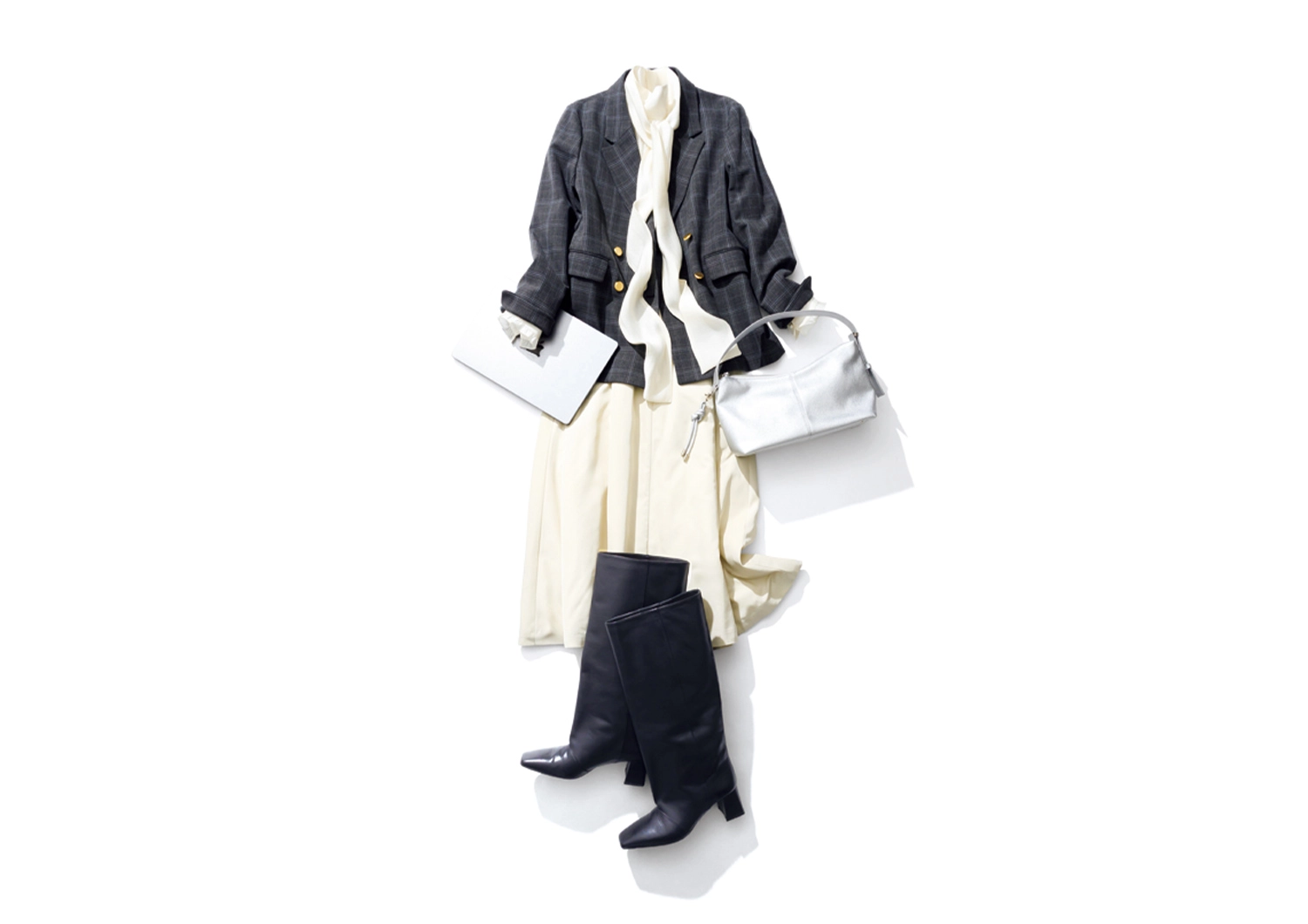 顔まわりが盛れる♡袖の透け感がオシャレなブラウスをつかった通勤コーデ【毎日コーデ】