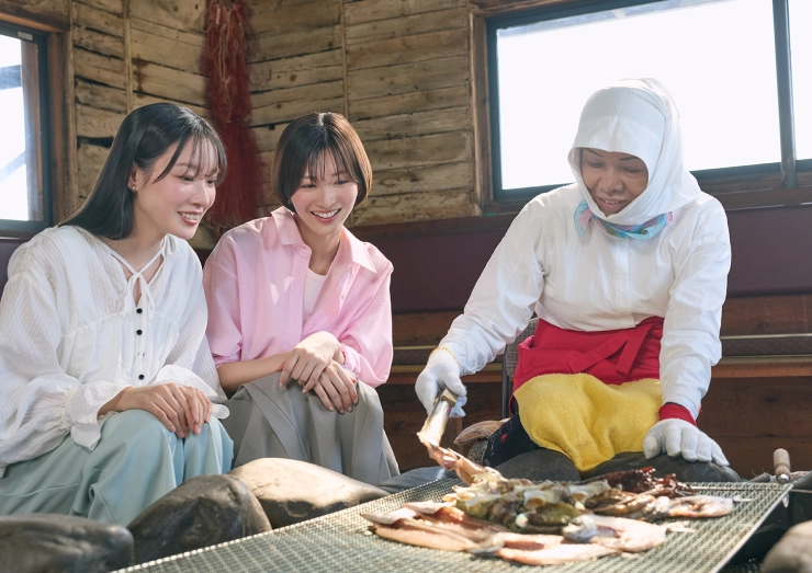 岡崎紗絵&海女小屋 はちまんかまど