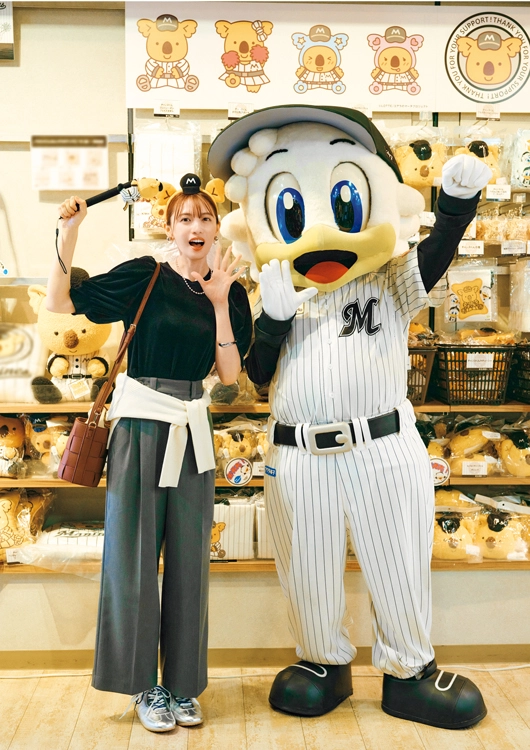 ベロアトップス×タックパンツの細見え休日コーデ