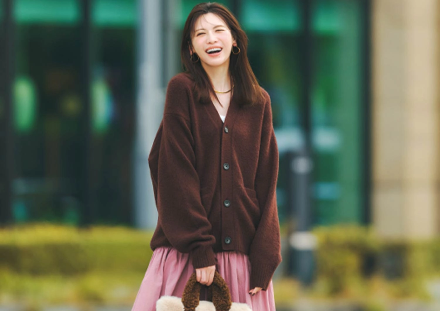 甘すぎないのが正解！ゆるカーデ合わせの大人ガーリーコーデ【毎日コーデ】