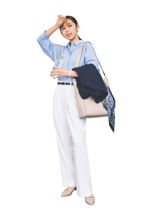 夏の通勤におすすめの爽やかコーデ