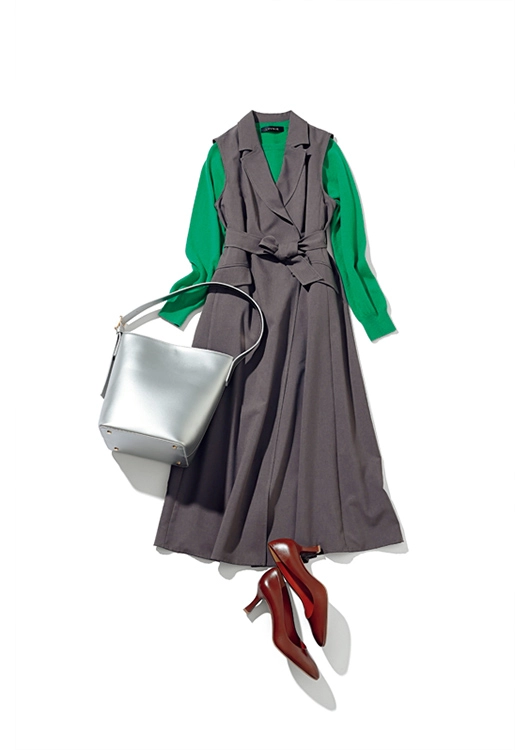 鮮やかグリーンを使った通勤コーデ