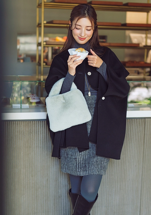 【OFF】タイトミニとロングブーツでパリジェンヌっぽくおめかし