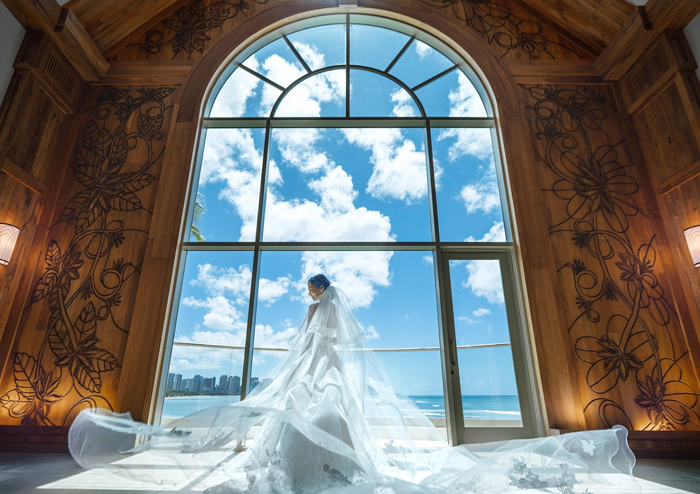 【ハワイ婚】絶景×上質空間♡オアフ島に新チャペル『ザ・テラス バイ・ザ・シー』がオープン