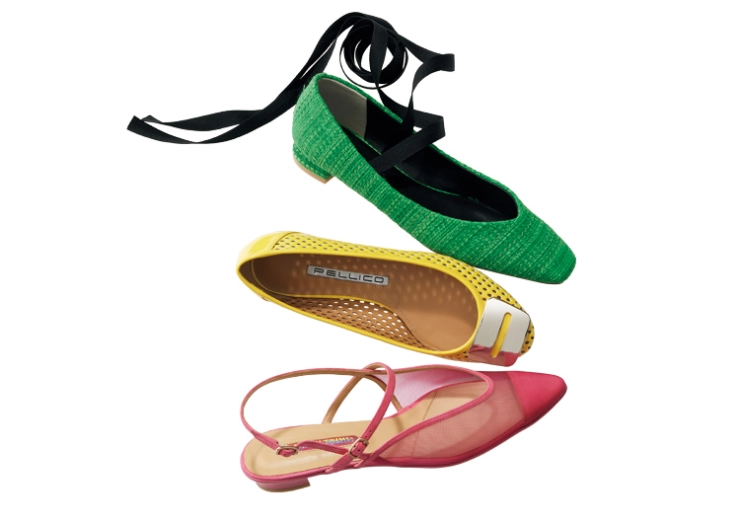 派手色パンプス