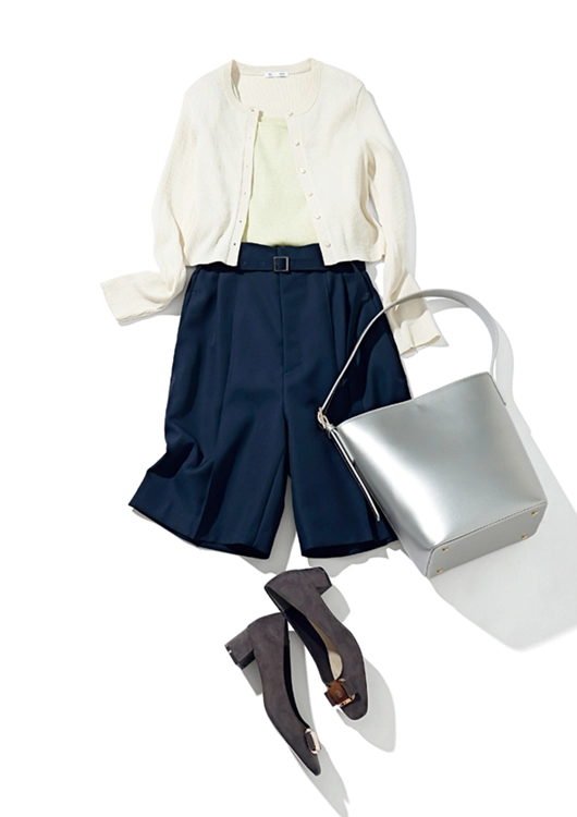 パッと華やぐトップス×ショーパンのきれいめ通勤コーデ