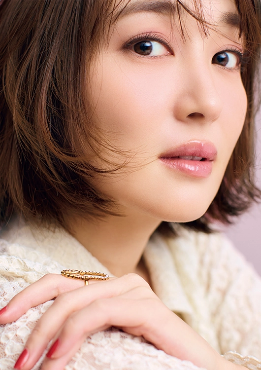 ちゅるんとリップ＆ピンク目元で「水」の気がUP