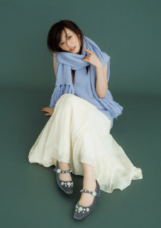 メリージェーンをはいた福原遥さん