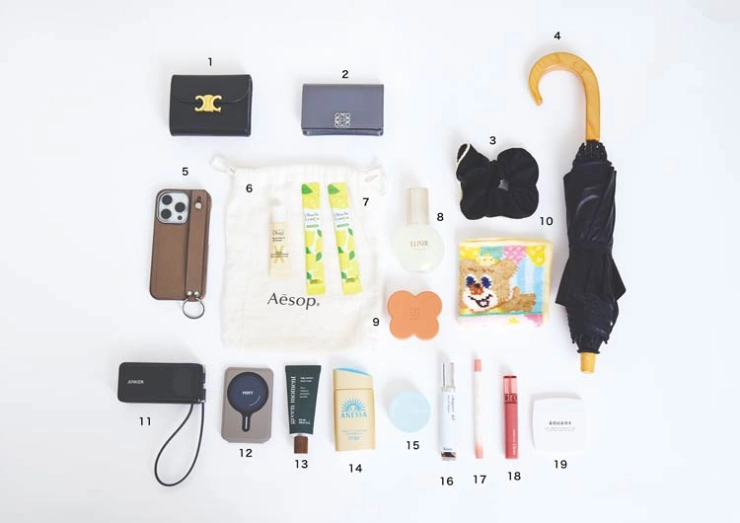 佐野柚衣さんのバッグの中身