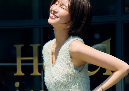 ポイントはボリューム感♡大人可愛いを演出する「ラメ×シャギー」最旬アイテム