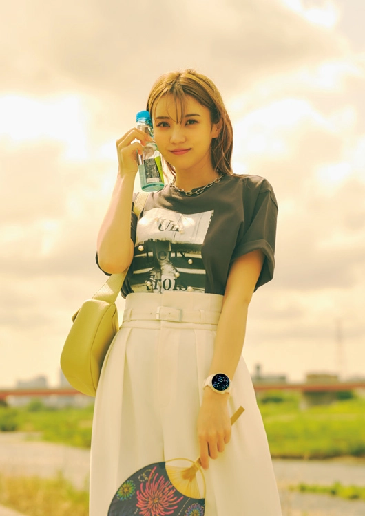 Tシャツ×パンツの楽ちんワンツー通勤コーデ