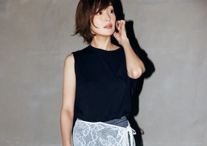 暑くないレイヤードで無理なくおしゃれ！即マネできる洗練モノトーンコーデ3選