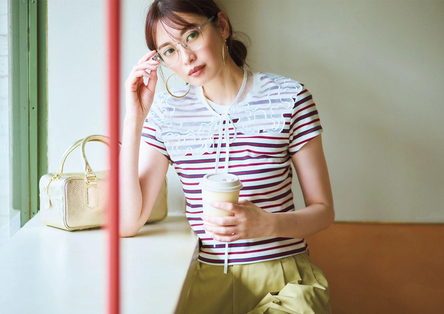 いつものTシャツは小物で盛ってnot量産型♡ミーハーに着こなすスタイルお手本のメイン画像