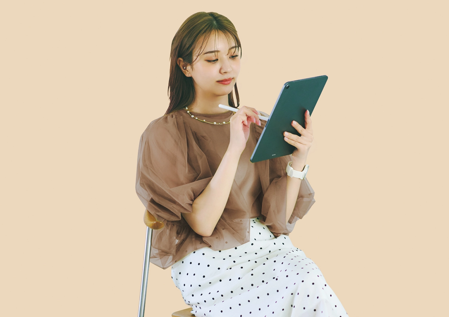 【小林由依】1枚あって損なし！大人が買うべきレイヤードTシャツ着回しコーデ