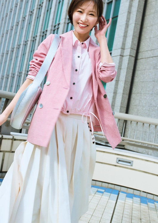 ピンクのテーラードJK　岡崎紗絵