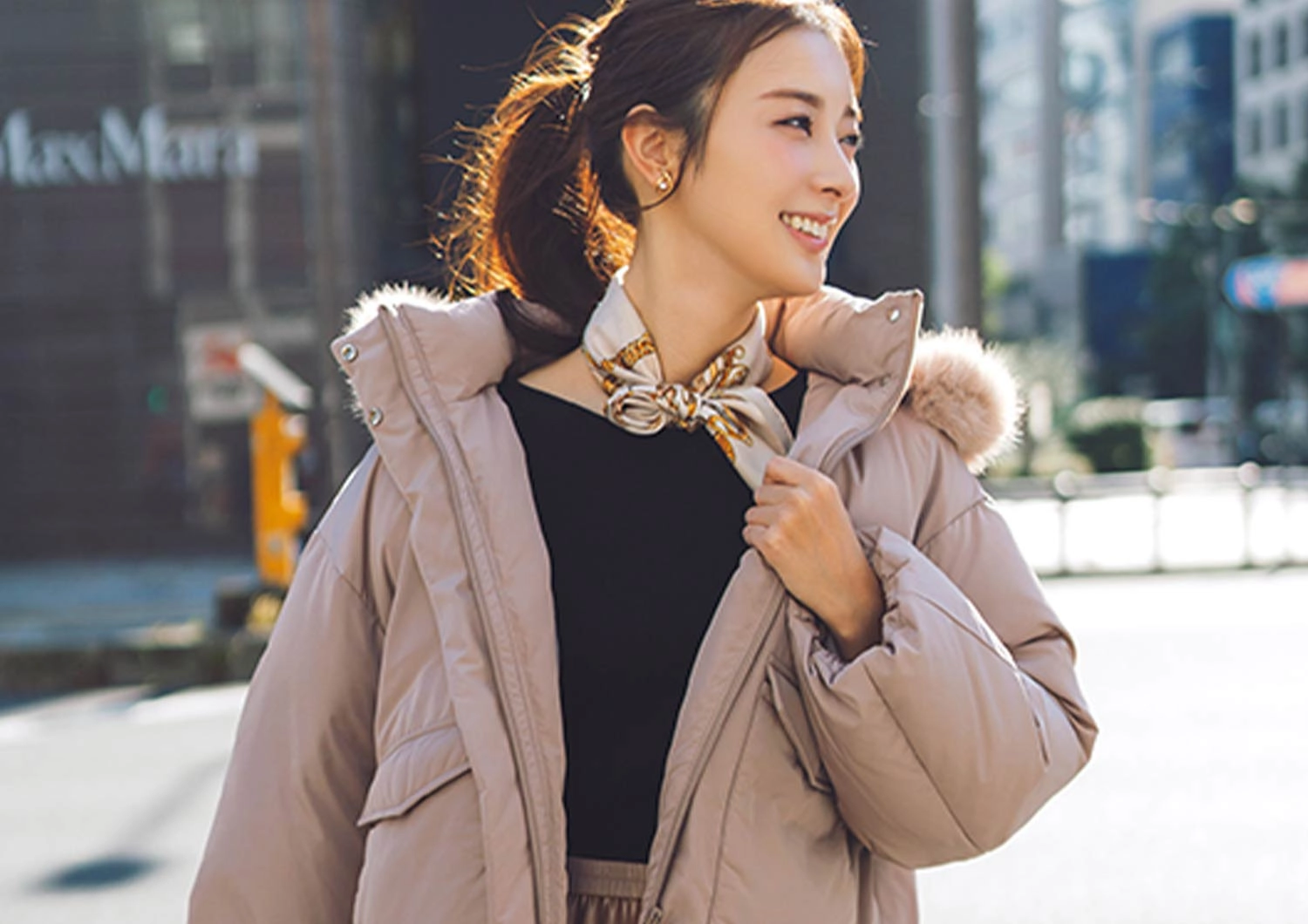 甘派さんにも似合う！おしゃれな「淡色ショート丈ダウン」オンオフ着回しのメイン画像