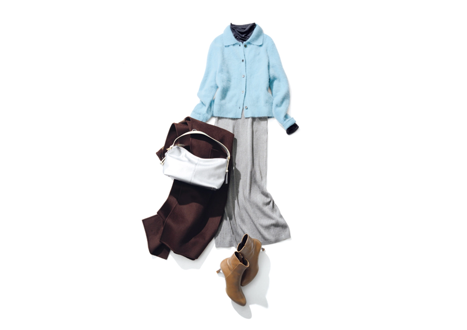 スリット入りスカートでスタイルアップ！着膨れして見えない休日コーデ【毎日コーデ】