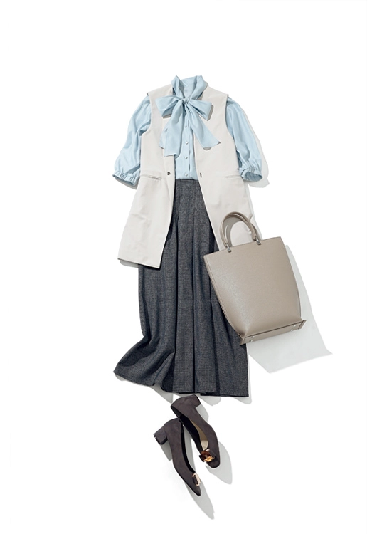 リボンボウタイでつくる甘め通勤コーデ