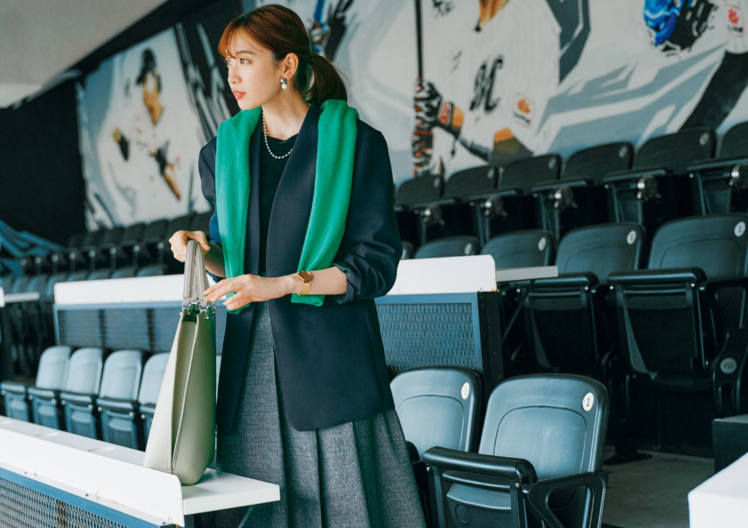 トラッドJK×プリーツで知的に♡グリーン差しが好印象な通勤コーデ【毎日コーデ】