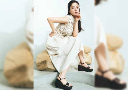 コーデの引き締め役に♡シンプルコーデがしゃれる大人のブラウンサンダル