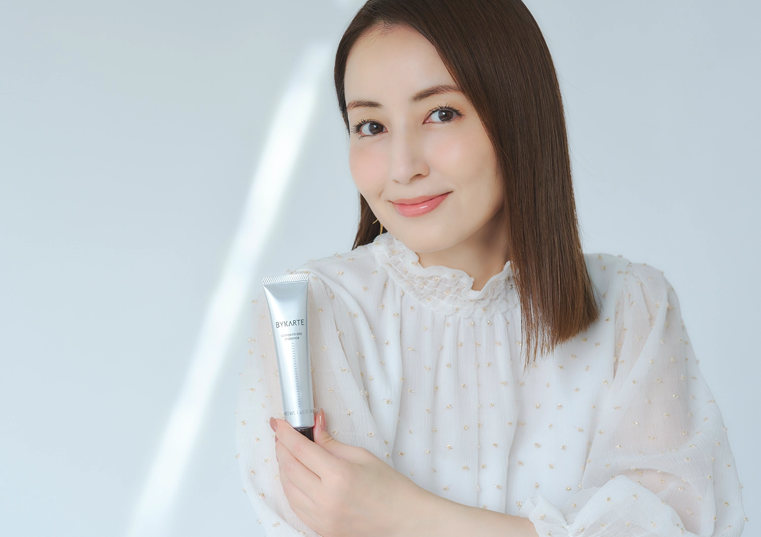 矢田亜希子さんが体験!「BYKARTE」の毛先集中ケア美容液で始める美髪のための新習慣