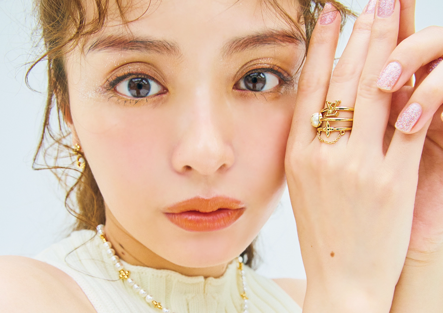 内田理央がナビゲート♡シンプル服な夏こそ【ルイ・ヴィトン】のファッションジュエリーに頼りたい！