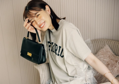 甘盛りデザインで手早く着映える！夏っぽ＆大人なアースカラーコーデ2選