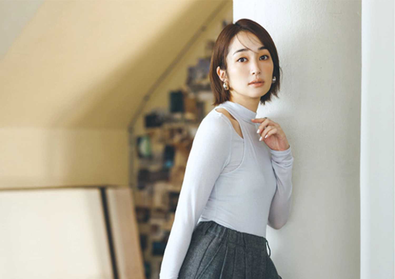 シンプルなのにシャレて見える♡肌見え&構築的デザインで最旬コーデの完成