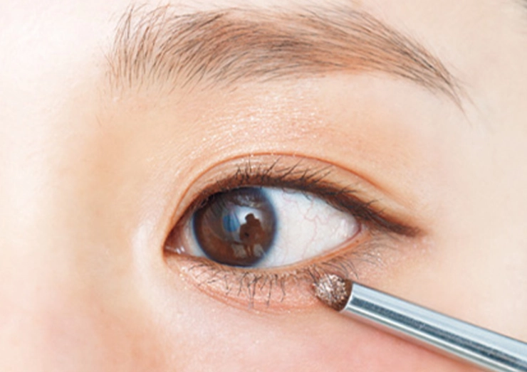 アイメイク過程