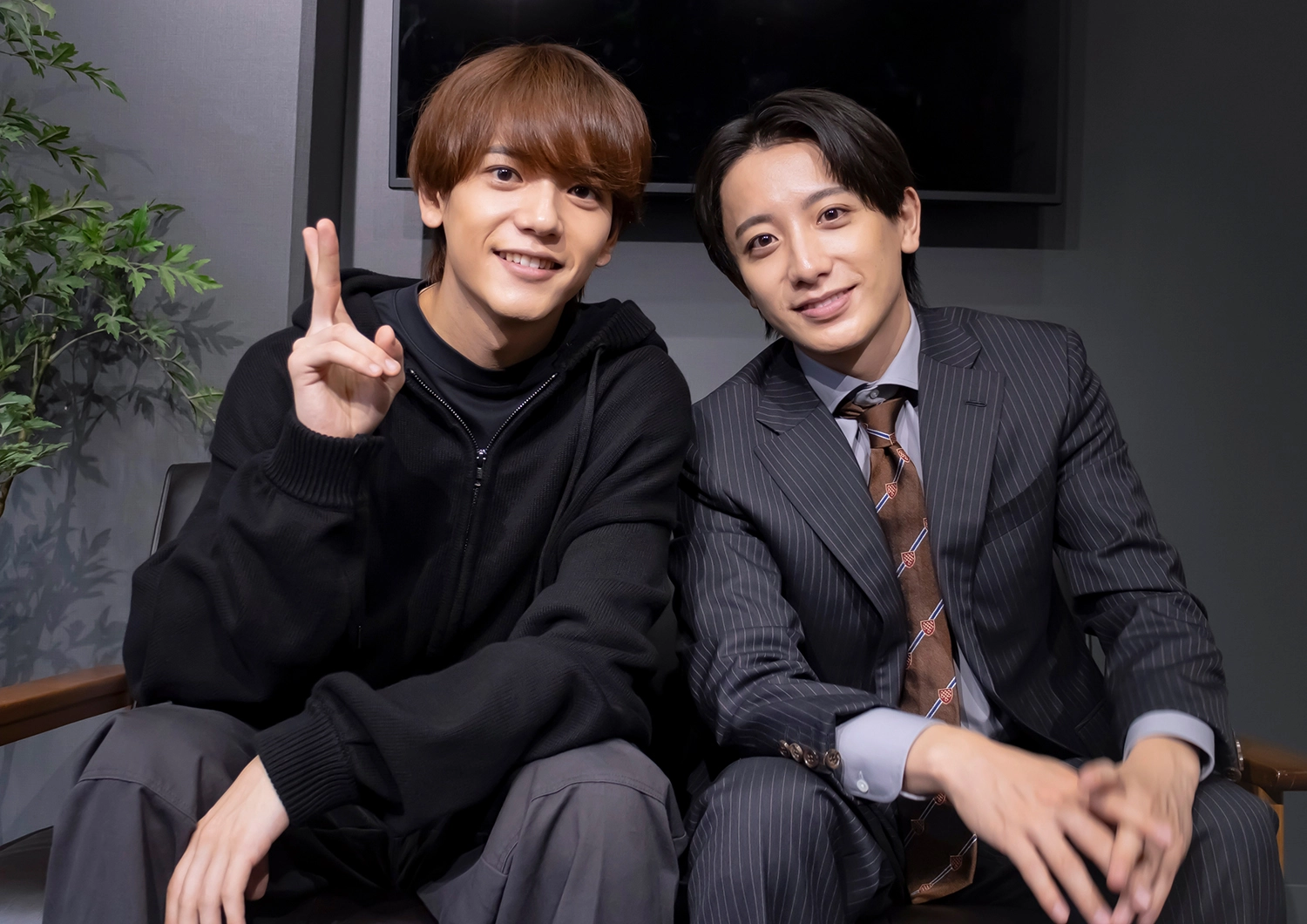 【中島颯太(FANTASTICS)&小西詠斗】初共演の2人が仕掛けるスリリングな頭脳戦に注目!