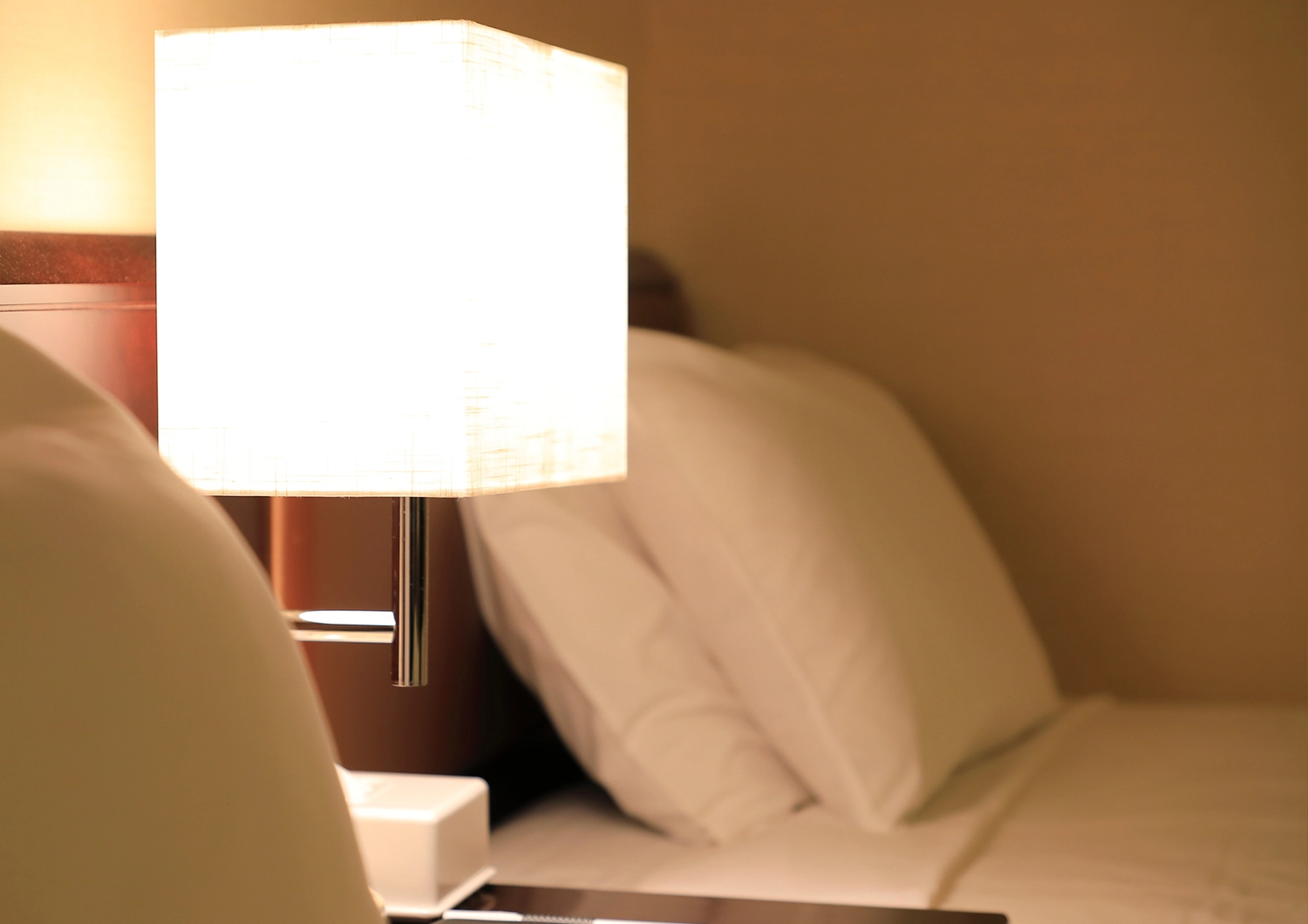 【睡眠のプロに聞く】電車の中で寝るのはOK?よく眠れる格好は?ギモンをあれこれ解消