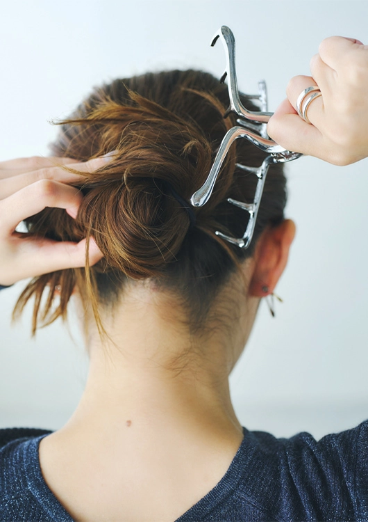 ヘアクリップでとめる