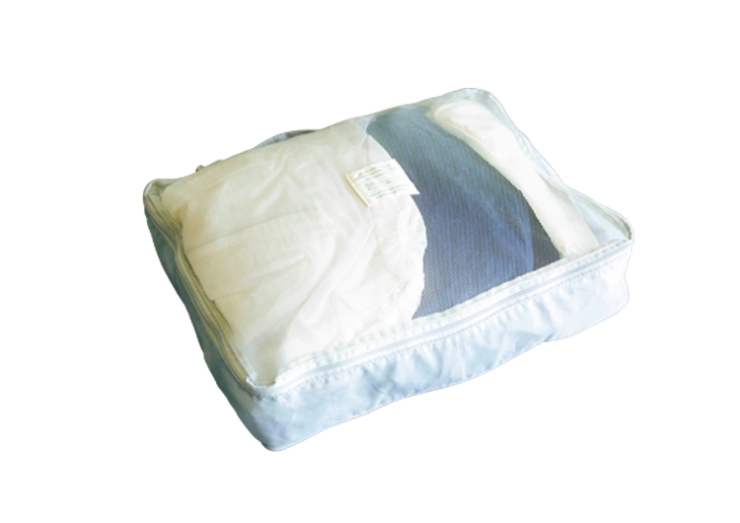 スリーコインズの衣類圧縮バッグM