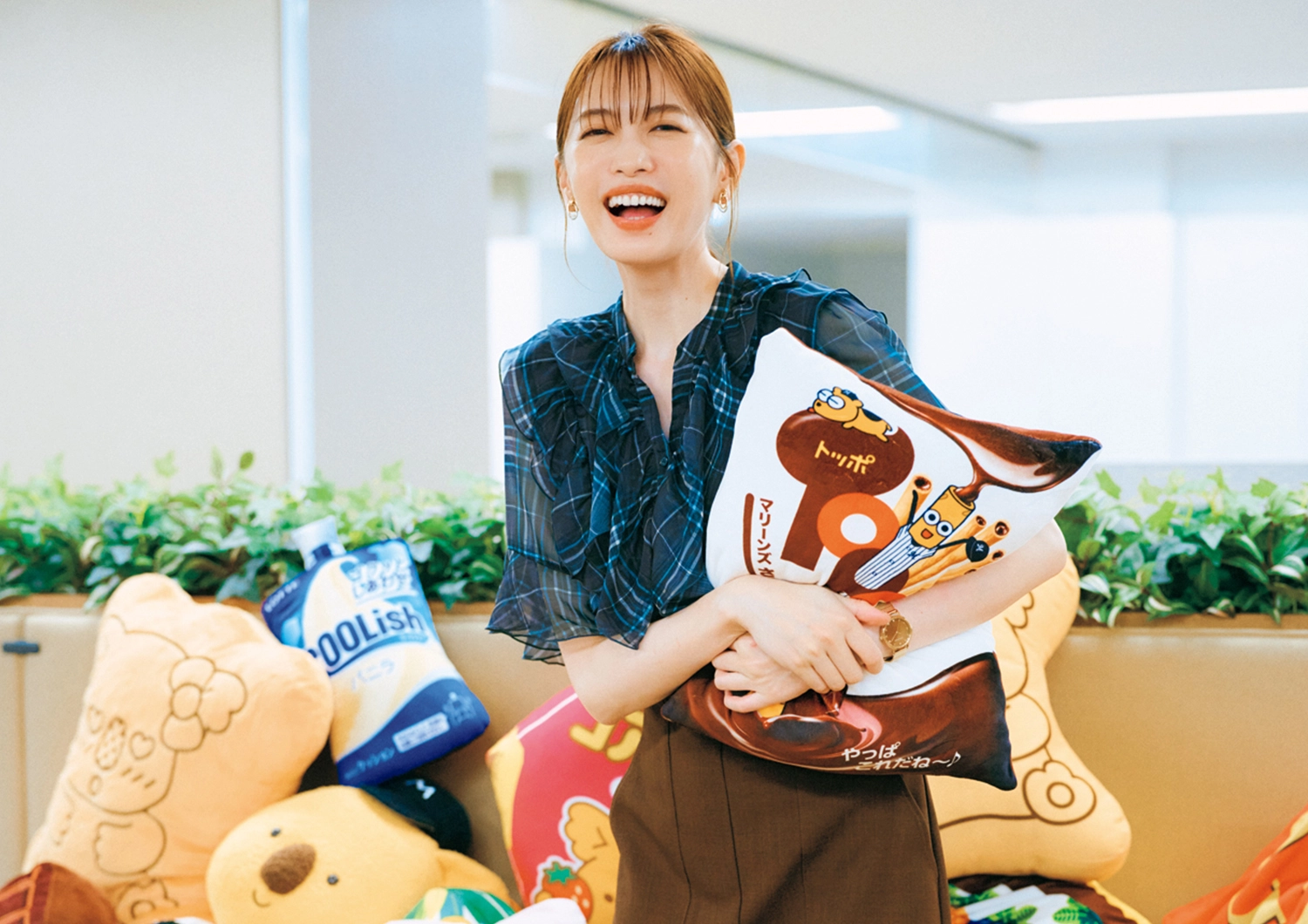 トレンドカラーでつくる♡チェック柄×タイトスカートの女っぽ通勤コーデ【毎日コーデ】