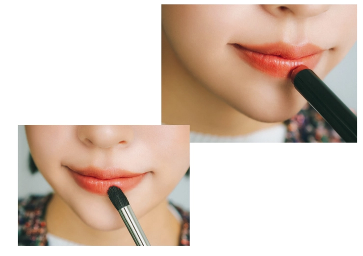 リップを塗る様子