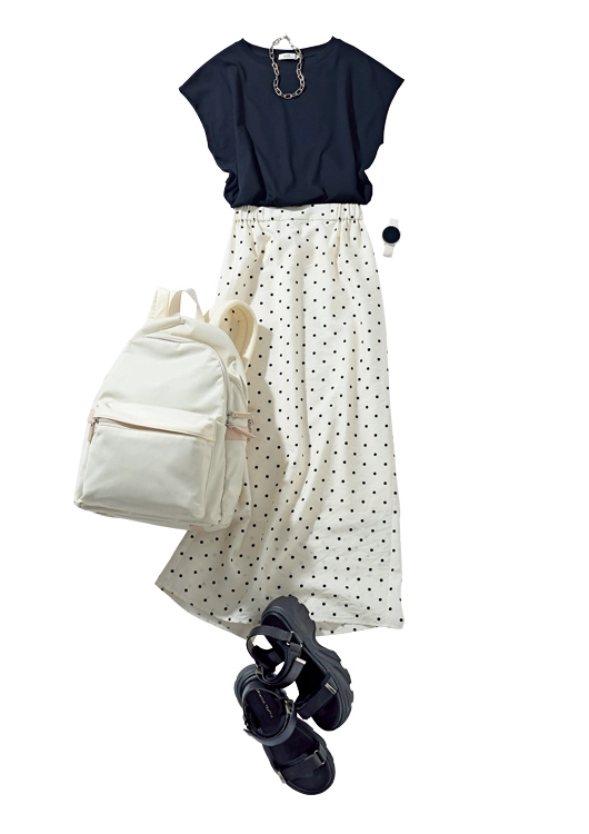 シンプルおしゃれが叶う2色通勤コーデ