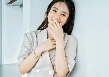 シゴデキ先輩に近づける！モードめ地金のアクセでワンランク上の通勤コーデの完成♡