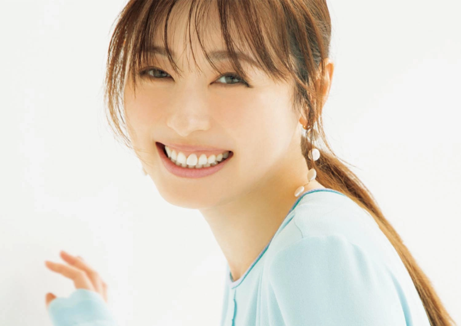 【COVER GIRL・福原遥】幸せに過ごすために、彼女が大切にしている心の整え方