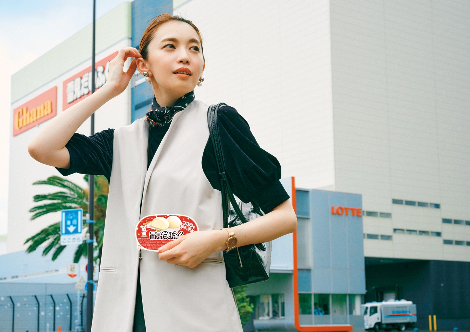 気温差があっても困らない!PLSTジレ×ベロアトップスでつくる通勤コーデ【毎日コーデ】