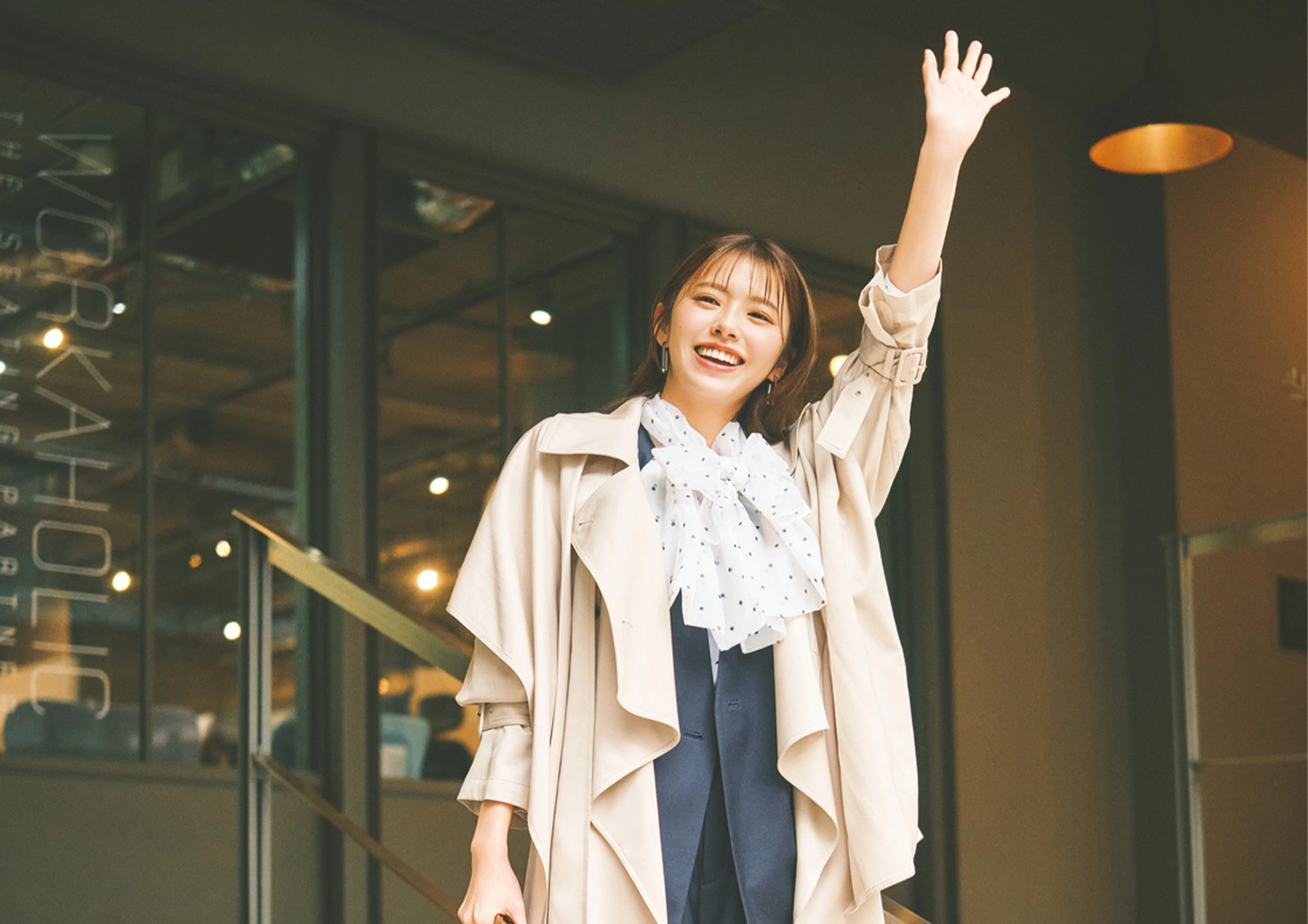 職場でも食事会でも人気者に♡着回し抜群の清楚ブラウスでつくる華やか通勤コーデ【毎日コーデ】のメイン画像