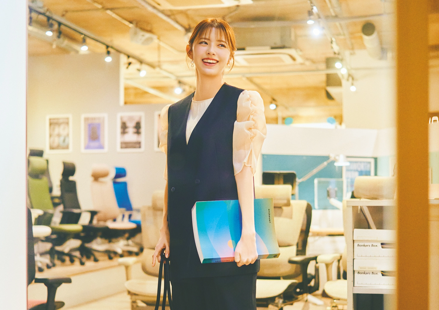 ジレ×ブラウスで甘辛MIX♡シゴデキ感満載の女っぽ通勤コーデ【毎日コーデ】