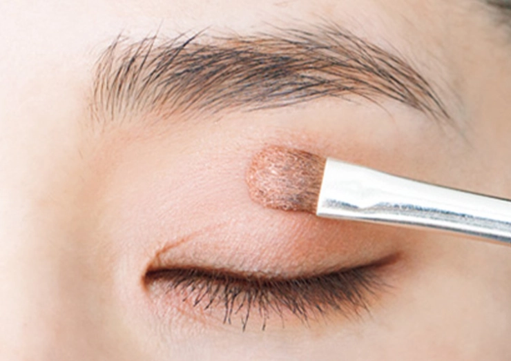 アイメイク過程