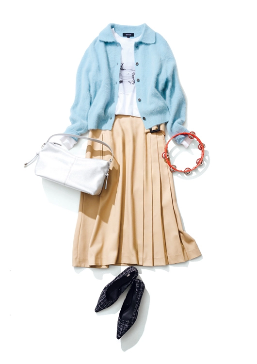 脱ぎ着しやすいカーデを羽織って、カラオケへ 脱ぎ着しやすいカーデを羽織って、カラオケへ