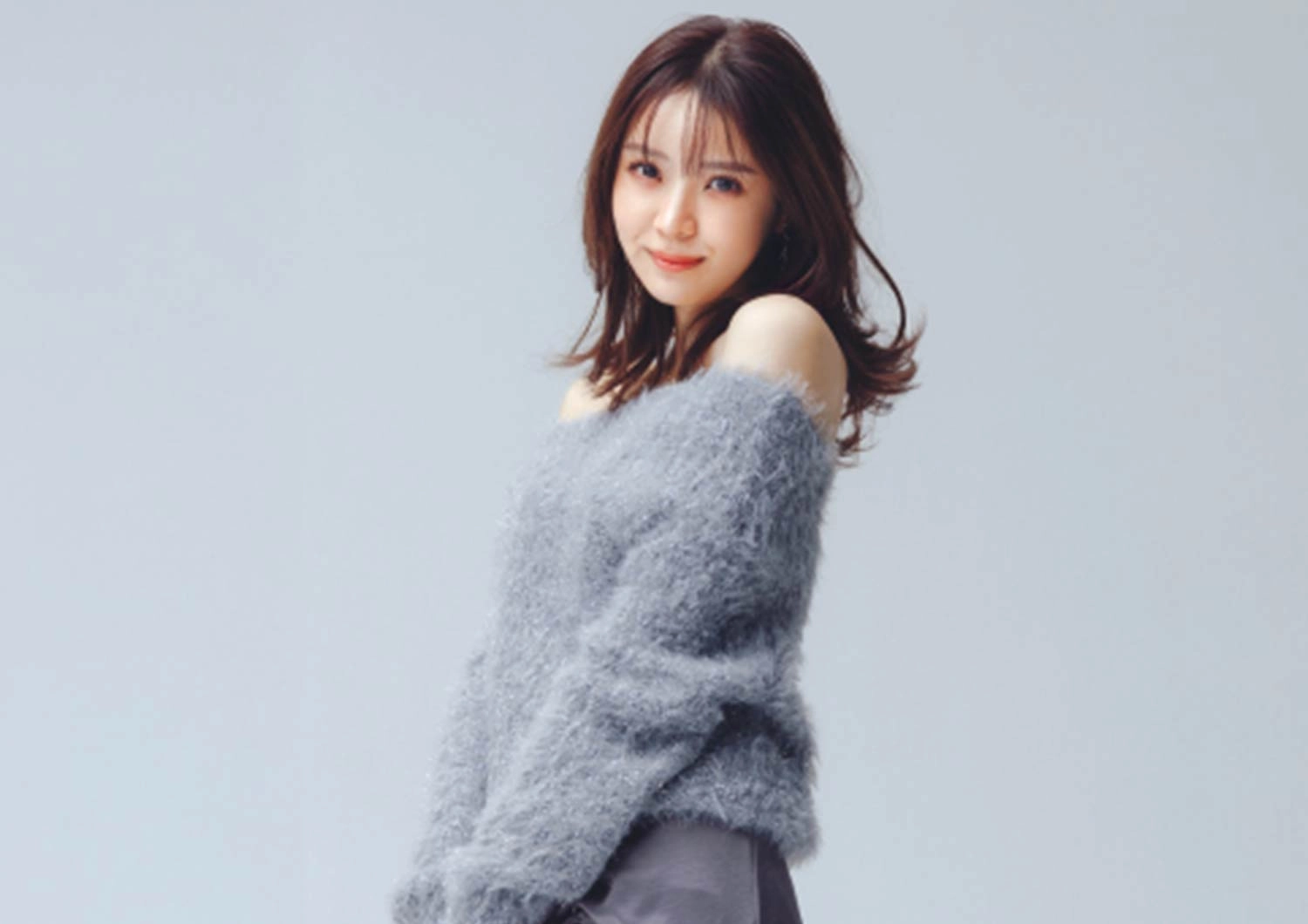 「今日なんか可愛い」って言わせたい♡小林由依が着こなすワントーンオフショルコーデ