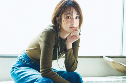 いつもと違う〝かっこいい私〟大人のサマ見えシンプルコーデ